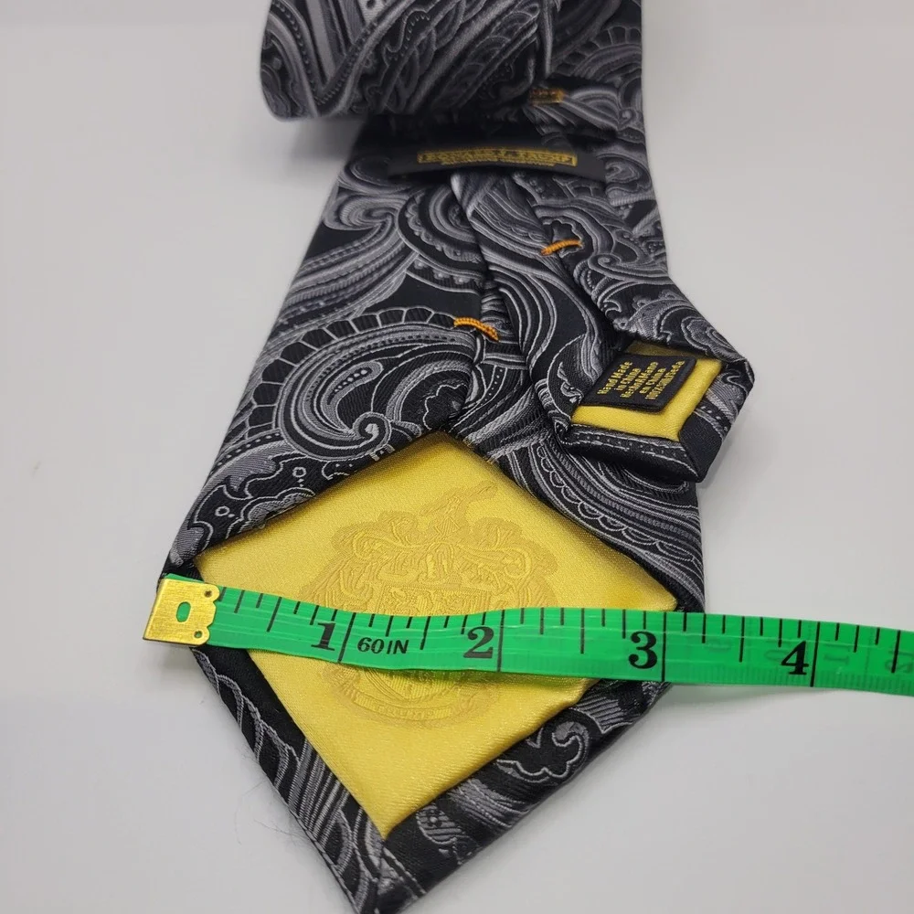 Donald J Trump Signature Collection Silk Paisley Tie Black Grey Gold Crest 60in